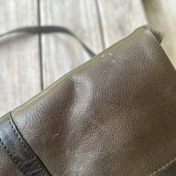 Lucky Brand Foldover Leather Crossbody Bag Taupe Green two tone Adjustable Strap - Picture 8 of 12